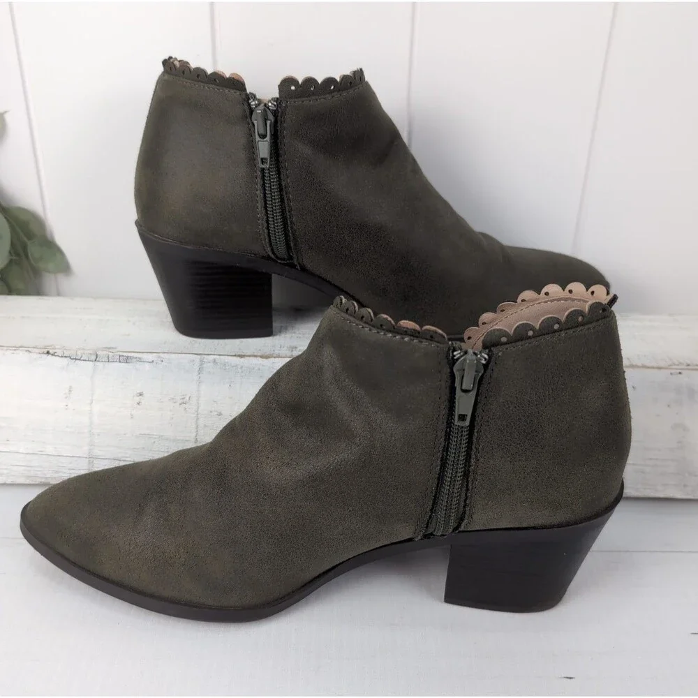 Journee Collection Women's Tessa Scalloped Olive Green Block Heel Booties Size 9